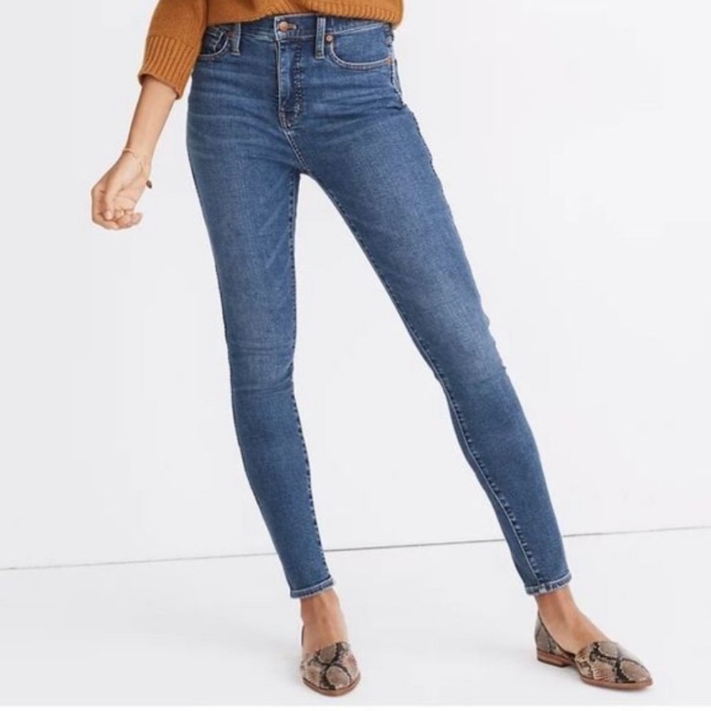 Madewell 9” High Rise Skinny jeans. Worn less than five times. Super cute!